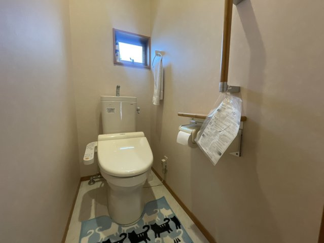 松伏町の省エネエコ住宅│太陽光発電＋大型WIC付住宅のトイレ|清潔感のあるトイレです