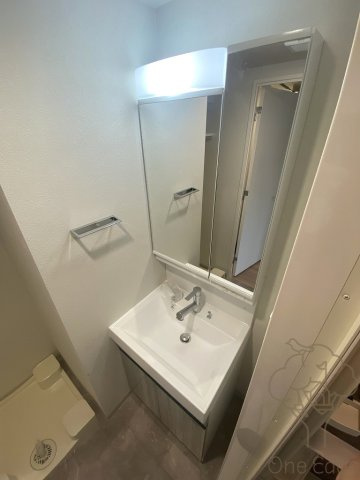 J-BRIGHT UMEDA KITAの独立洗面台