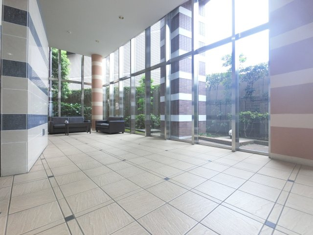 アンビシャスプラザ千葉中央のロビー