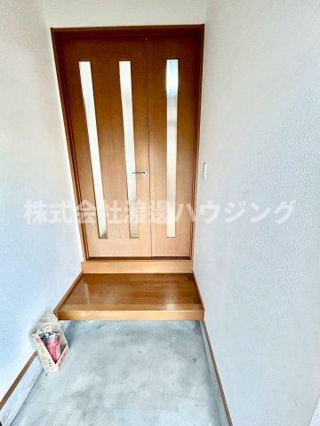 松村貸家の玄関