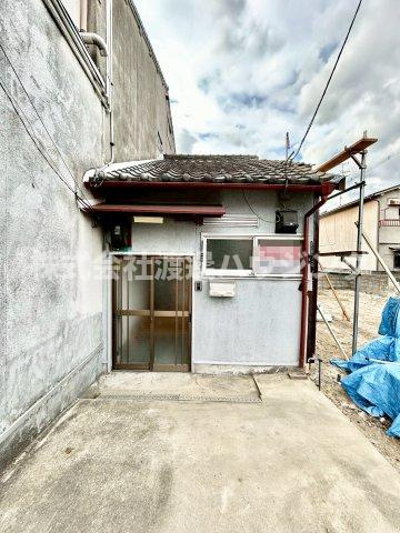 松村貸家のエントランス