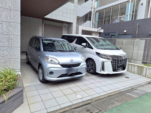 ラシックの駐車場
