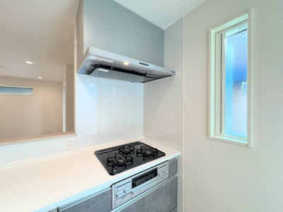 【キッチン】 | ◆◇菅田町新築戸建て◇◆ | ◆その邸が魅せる、気品・上質・重厚感・極細やかさ、そのすべては訪れた者に安らぎと品性を与える特別な空間です。ここに住むからこそ意味がある。すべての（始まり）をここから迎えます。