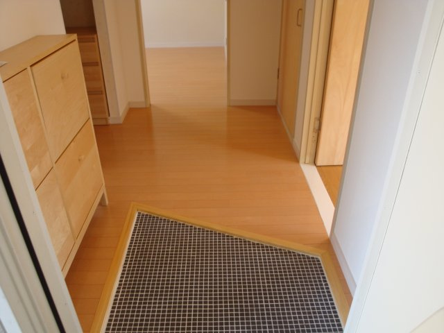 グリーンヴィレッジB棟の玄関|きれいな玄関です