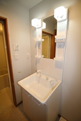 【独立洗面台】 | AQUE11 | 忙しい朝には欠かせない洗面所です