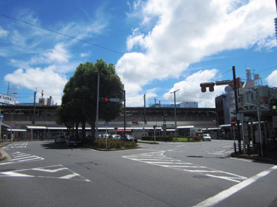 【周辺】 | 幸町団地15街区・３階 | JR稲毛駅までバス９分「15街区」停歩２分（約140ｍ）