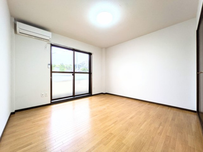 【居間・リビング】 | フライハイト麻郷 | おしゃれな居間です