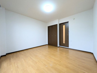 【居間・リビング】 | フライハイト麻郷 | こちらの居間で趣味の時間をお楽しみください