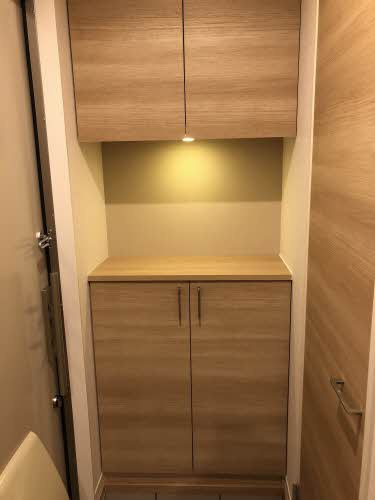 フローラル赤堤 D棟の玄関