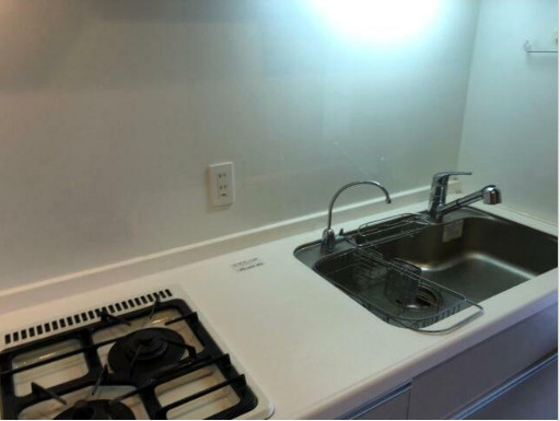 ゼファー明大前クローチェのキッチン