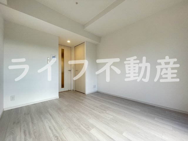 アドバンス大阪バレンシアの居間・リビング|こちらの居間で趣味の時間をお楽しみください