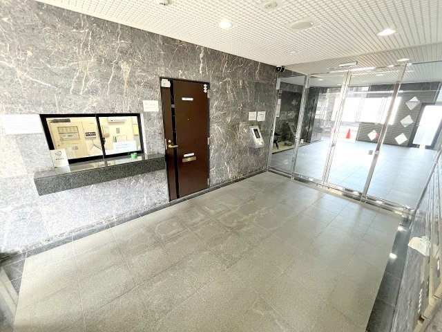 グランツ拝島セントラルステージのエントランス