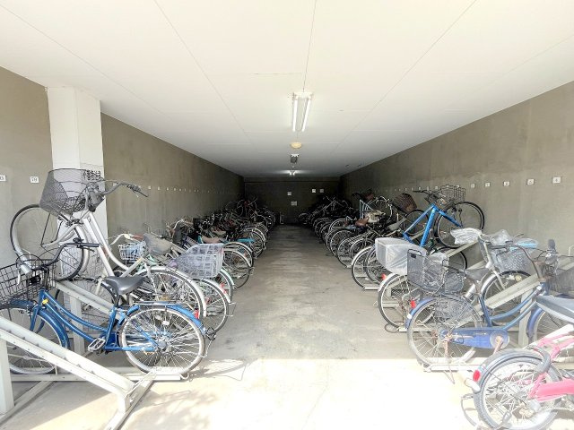 グランツ拝島セントラルステージの駐車場