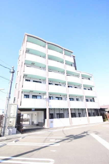 スクーデリア鳥栖の外観|お洒落な外観です★