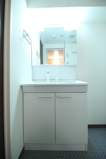 スクーデリア鳥栖の洗面所|広い洗面スペースです★