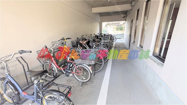 野中町スカイマンションの駐輪場
