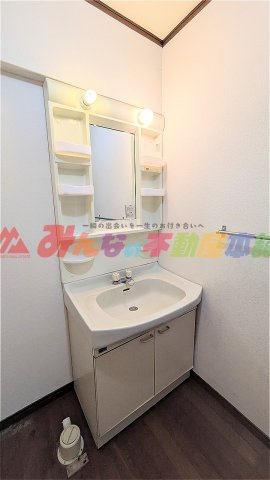 野中町スカイマンションの独立洗面台