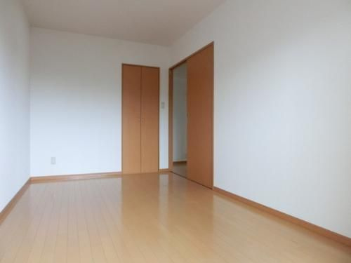 北野ガーデンコートの寝室|クローゼット付の寝室です☆