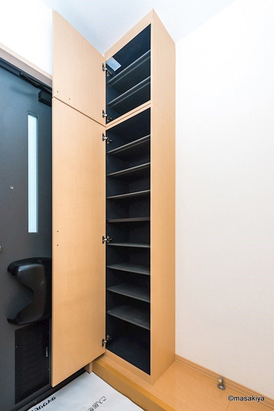 カサ・デ・サチ　Ⅱの玄関|下駄箱