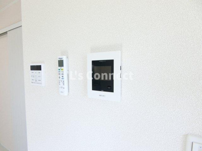 【セキュリティ】 | ロイヤルハイツ六番館 | 突然の来客もＴＶモニターホンでしっかり確認。