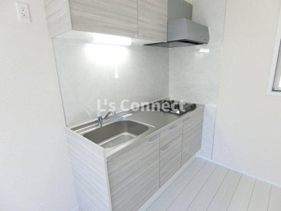 【キッチン】 | ロイヤルハイツ六番館 | ２口ガスコンロのシステムキッチン。