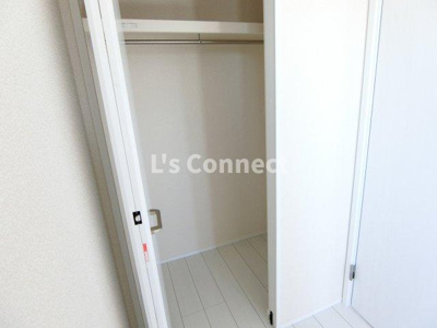 【設備】 | ロイヤルハイツ六番館 | クローゼットでお荷物もすっきり収納。