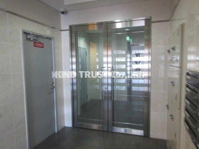 キリンパークサイドのエントランス|落ち着いたエントランスです