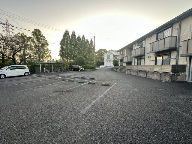 サニーコート保見南山　B棟の駐車場
