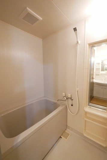 サウザンクロス髙田の浴室|サウザンクロス髙田102　