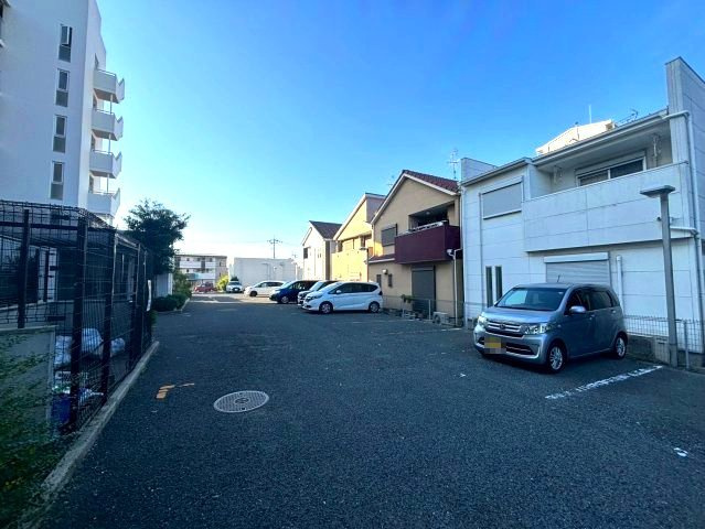 ベルメゾン道明寺の駐車場