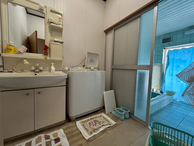 成田市芝　中古戸建の独立洗面台