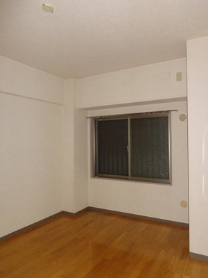 【居間・リビング】 | リバーサイド２ | 洋室約5.0畳　※2016年10月撮影