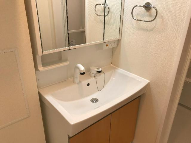 高岡市蓮花寺新築アパートの洗面所|洗面（イメージ）