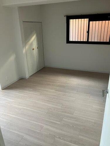 【内装】 | ライオンズマンション高槻 | 洋室約１０．０畳　※前回募集時／２０２３年１１月の写真