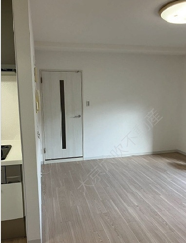 【居間・リビング】 | ライオンズマンション高槻 | ＬＤＫ約１１．６畳　※前回募集時／２０２３年１１月の写真