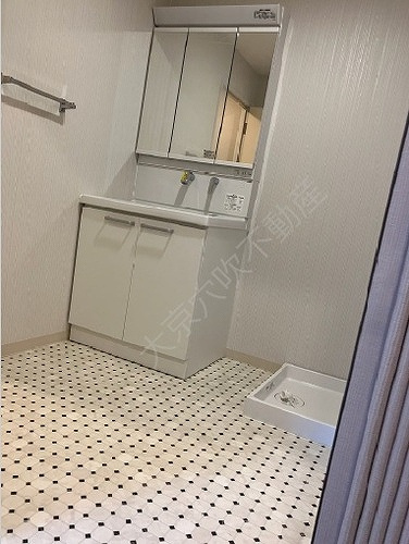 【洗面所】 | ライオンズマンション高槻 | 洗面化粧台　※前回募集時／２０２３年１１月の写真