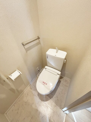 温水洗浄機能付きのトイレ♪