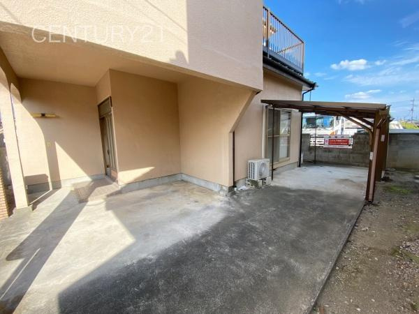 前橋市朝日町中古一戸建ての駐車場