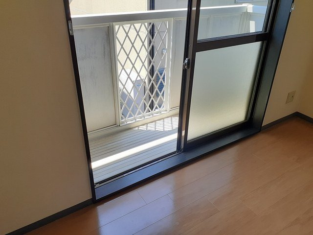 スプリングタクトⅡのバルコニー|暖かな日差しのふりそそぐバルコニー