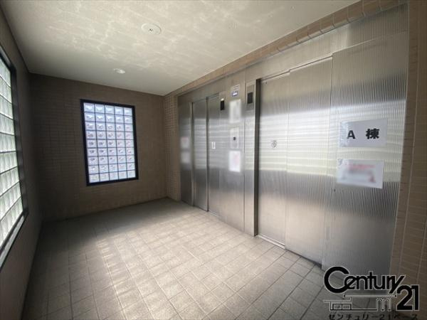 ネオシティ大和高田Ａ棟のその他共用部分|■現地撮影写真■エレベーター付きで移動も楽々！