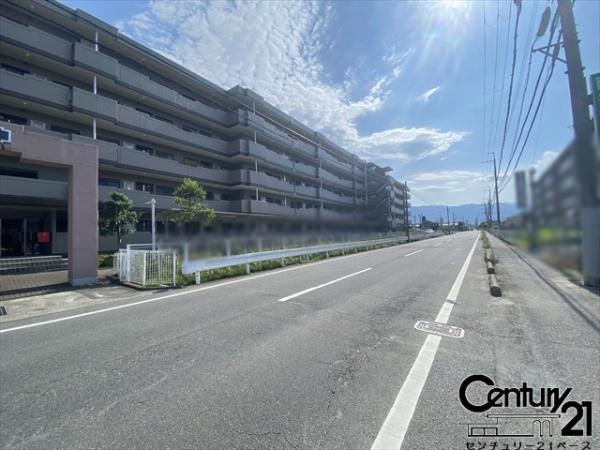 ネオシティ大和高田Ａ棟のその他|■現地撮影写真■商業施設が徒歩圏内に近接した便利な立地です！