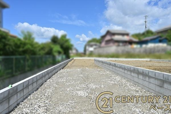 リーブルガーデン上牧 １号棟 ／新築一戸建の駐車場|■現地撮影写真■駐車スペース３台分完備！