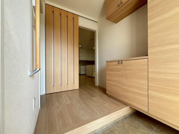 和歌山市西庄　中古戸建の玄関