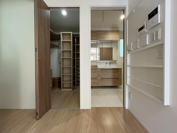 和歌山市西庄　中古戸建の独立洗面台