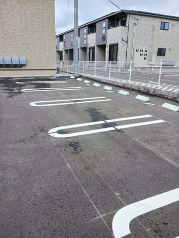 カーサ　ソルマルの駐車場