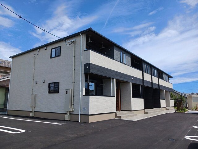 日向市大字財光寺にあるペンサミエントの外観