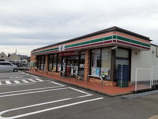 ロミック江良の周辺|セブンイレブン新生町店まで170m