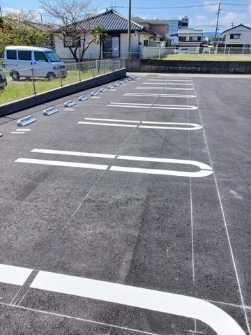 メゾン　フィーロの駐車場