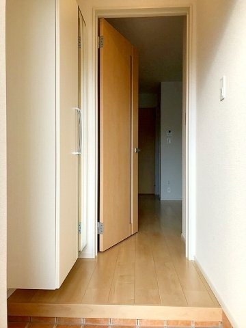 ソレイユⅤの玄関