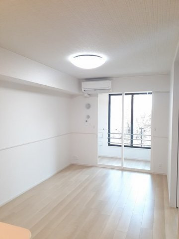 コンフィアンサ　トレスの居間・リビング